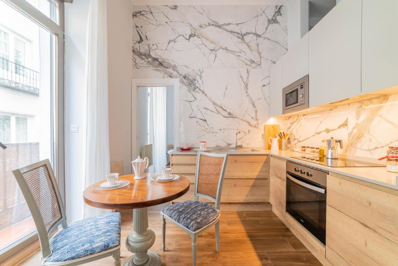 Bonito Apartamento En Chueca Мадрид Екстериор снимка